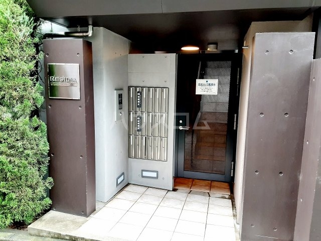 28/30 エントランス