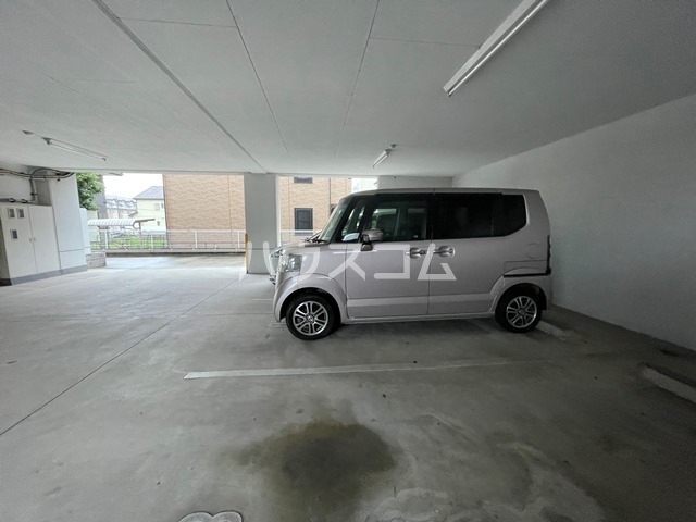 17/25 駐車場