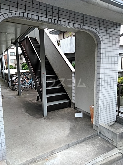 18/22 エントランス