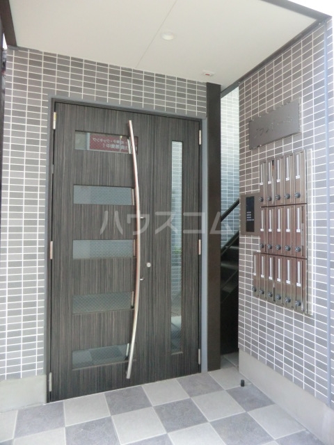 22/30 エントランス