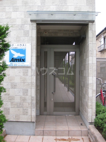 21/30 エントランス