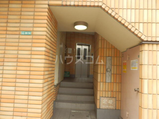 22/30 エントランス