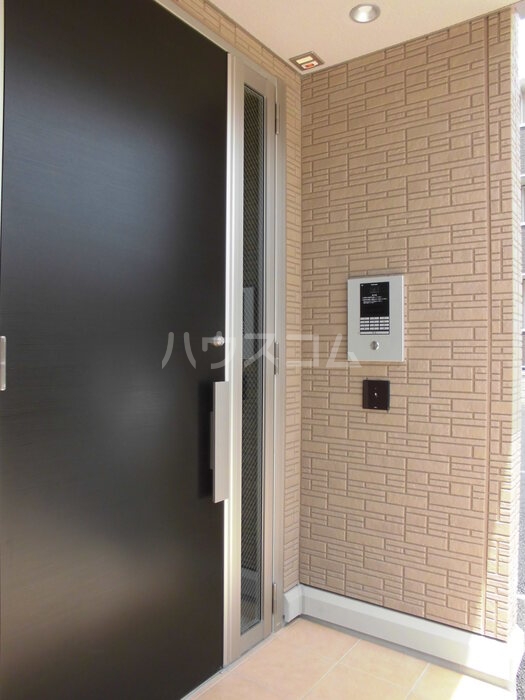 20/23 エントランス