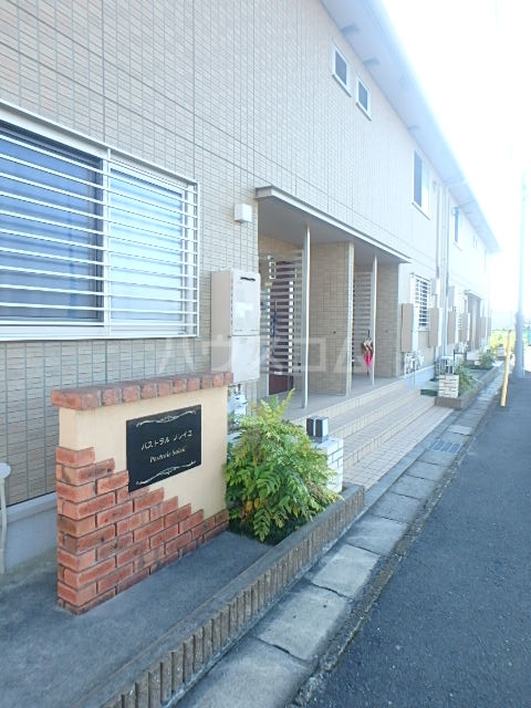 21/30 エントランス