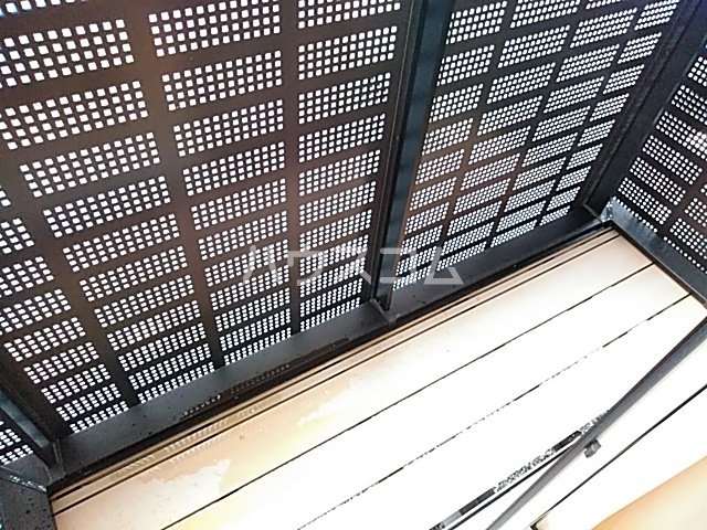 18/28 バルコニー