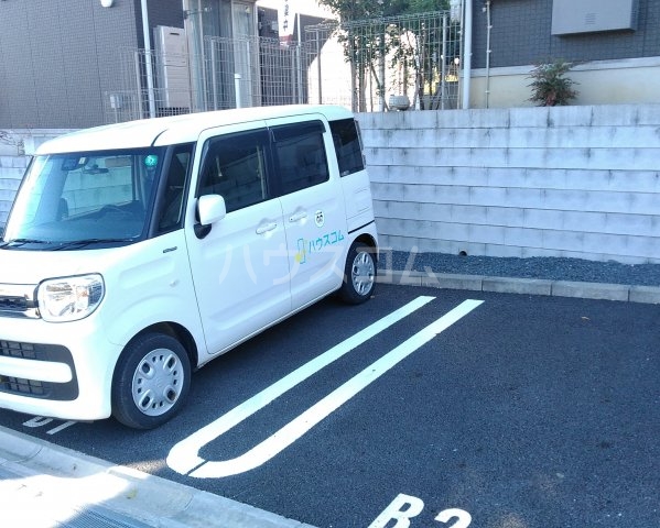 2/3 駐車場