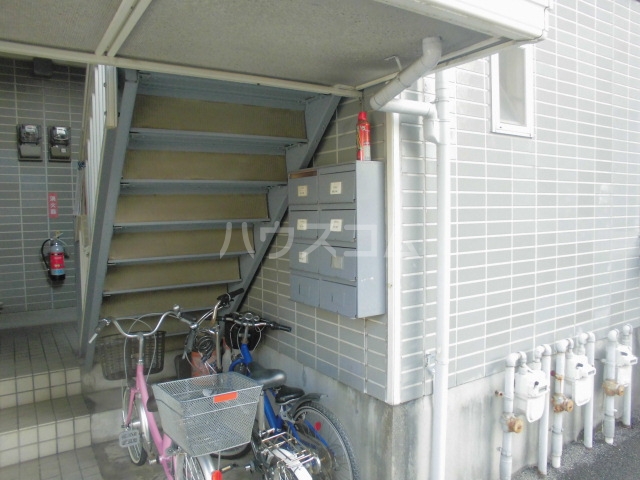 21/28 エントランス