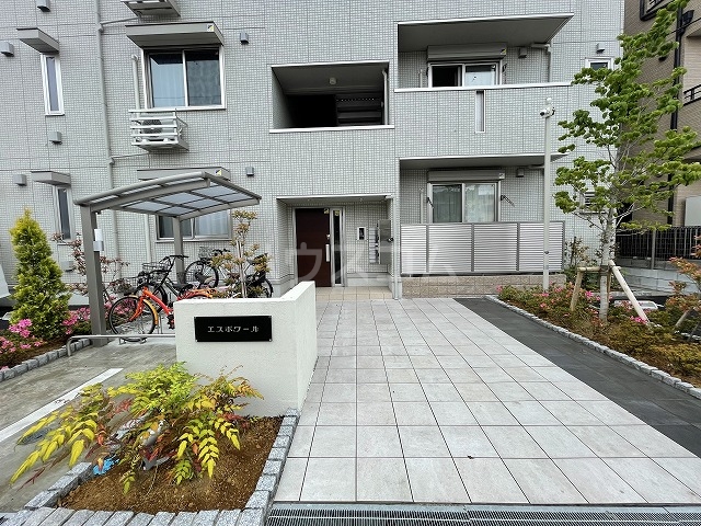 26/30 エントランス