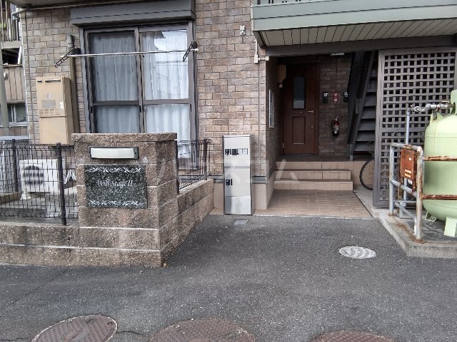 16/19 エントランス