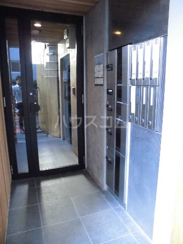 20/30 エントランス