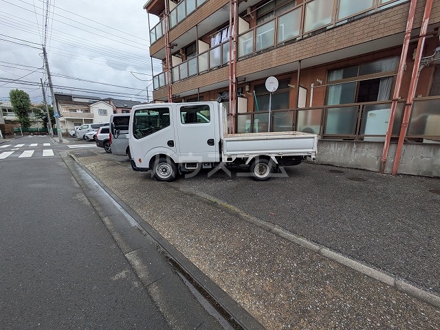 2/3 駐車場