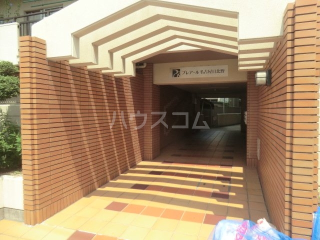 22/29 エントランス