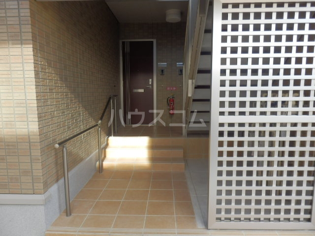 22/30 エントランス