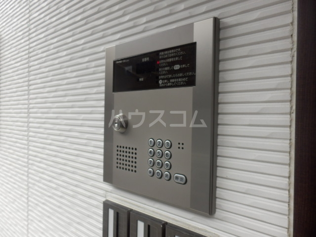 22/27 エントランス