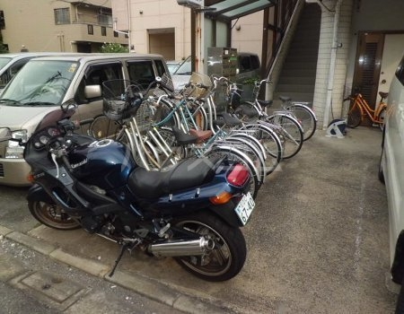 25/30 エントランス