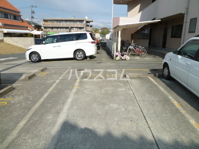21/22 駐車場