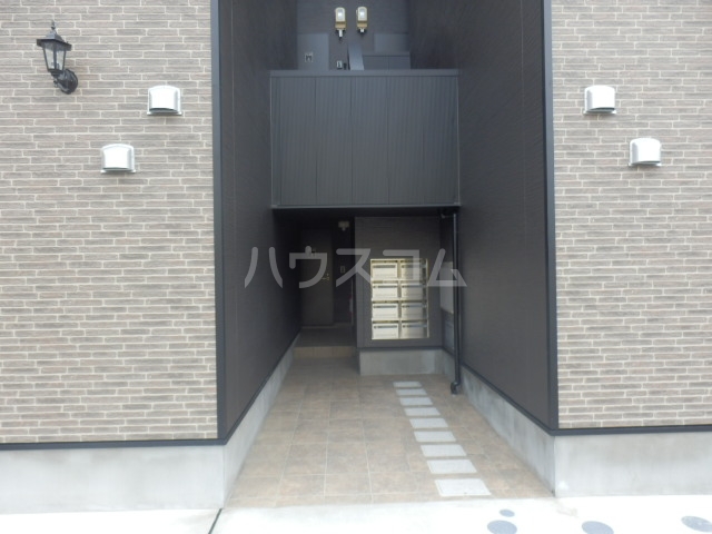 21/28 エントランス