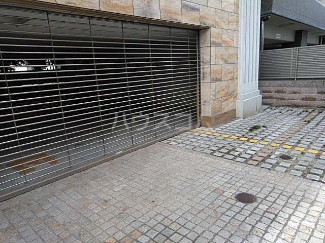 23/30 駐車場
