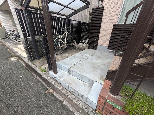 2/3 エントランス
