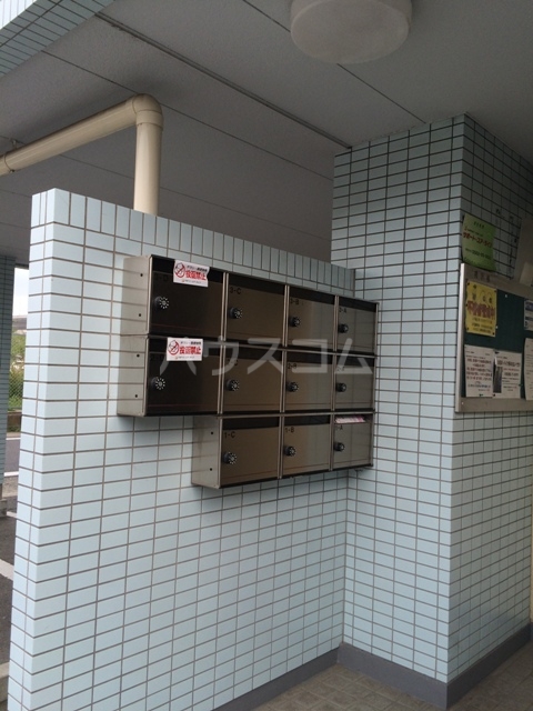 19/28 エントランス