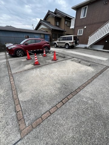18/25 駐車場