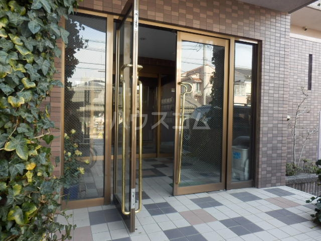 18/25 エントランス