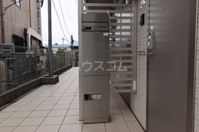 28/30 エントランス