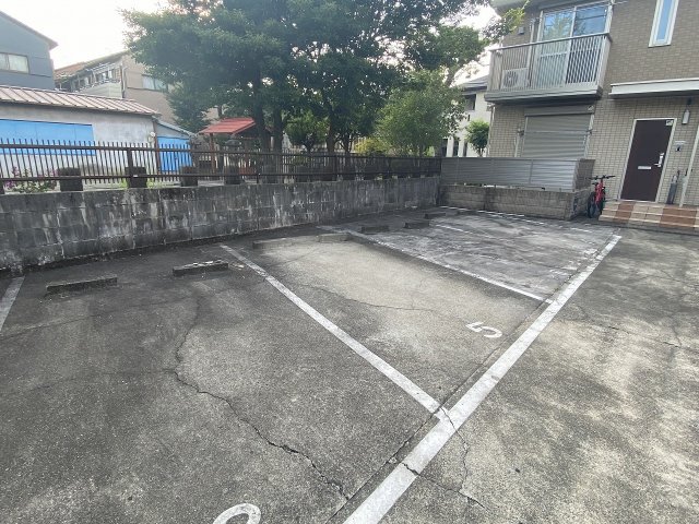 22/30 駐車場