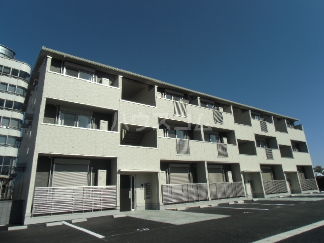 13/23 エントランス