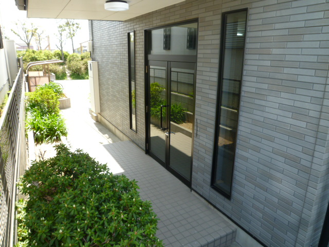 22/30 エントランス