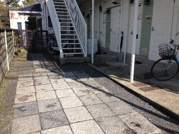 22/25 エントランス