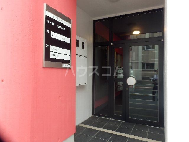 21/30 エントランス