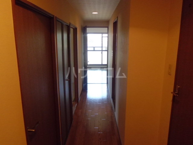 22/28 エントランス