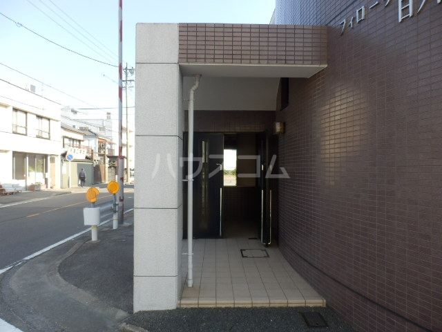 16/18 エントランス