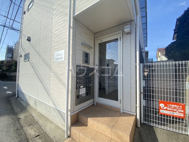 25/30 エントランス