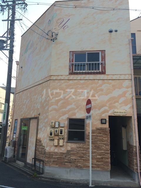 22/27 エントランス