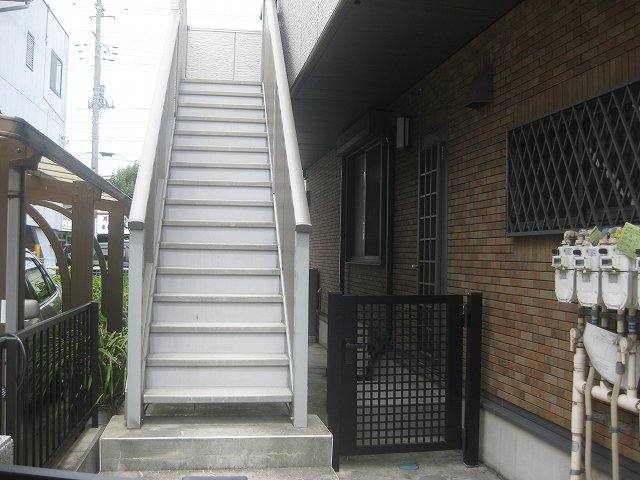 22/30 エントランス