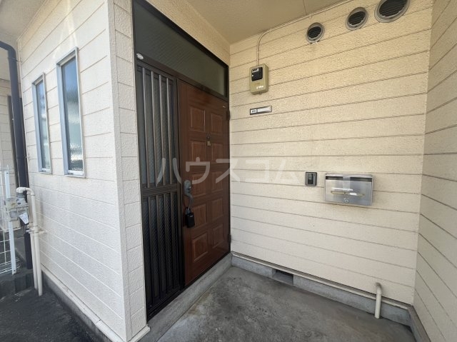 26/30 エントランス