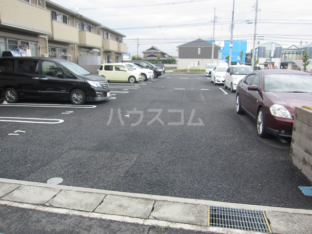 21/28 駐車場