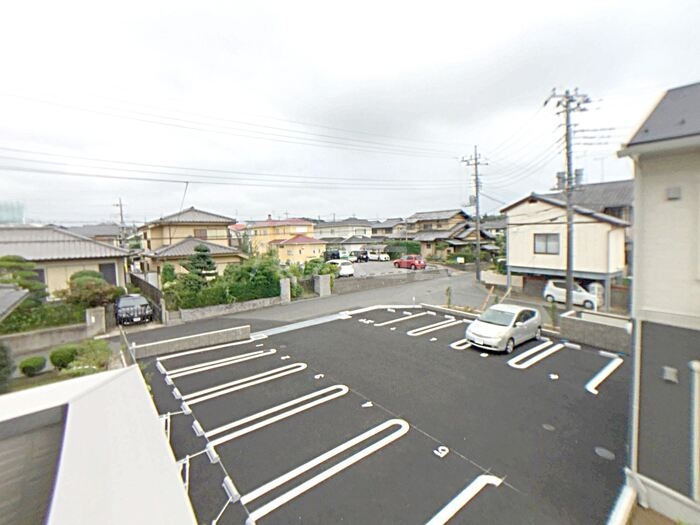 27/30 駐車場
