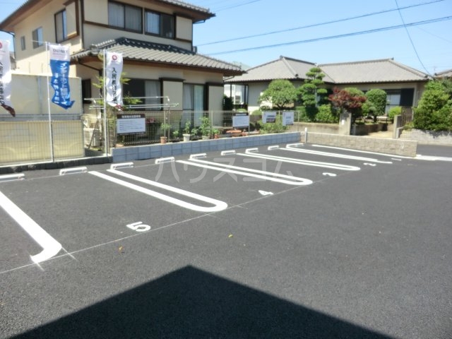 28/30 駐車場