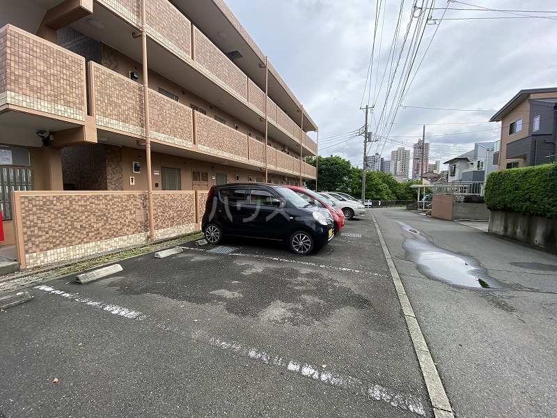 27/30 駐車場