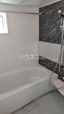 13/30 浴室