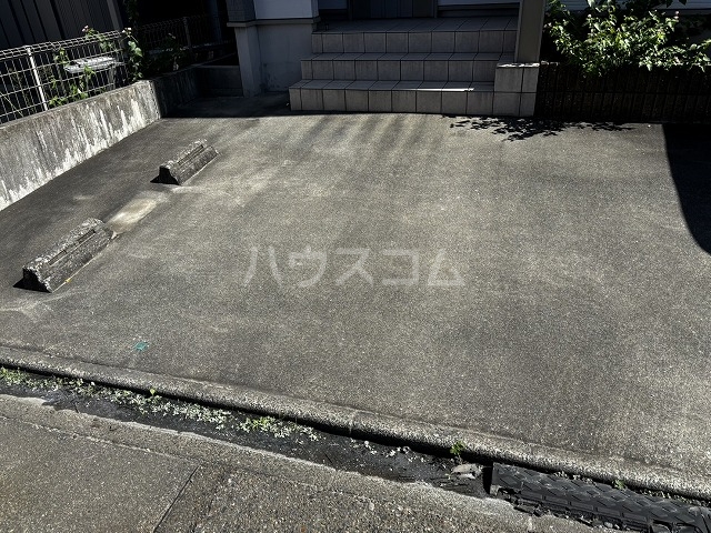 26/30 駐車場