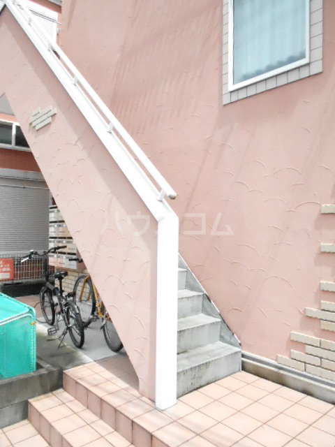 25/30 エントランス