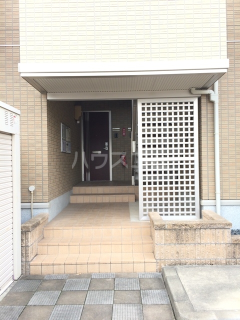 21/27 エントランス