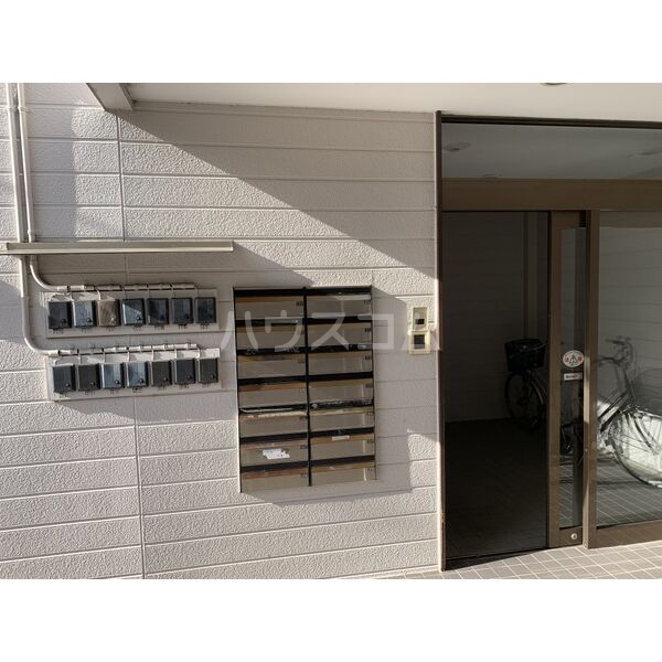 15/22 エントランス