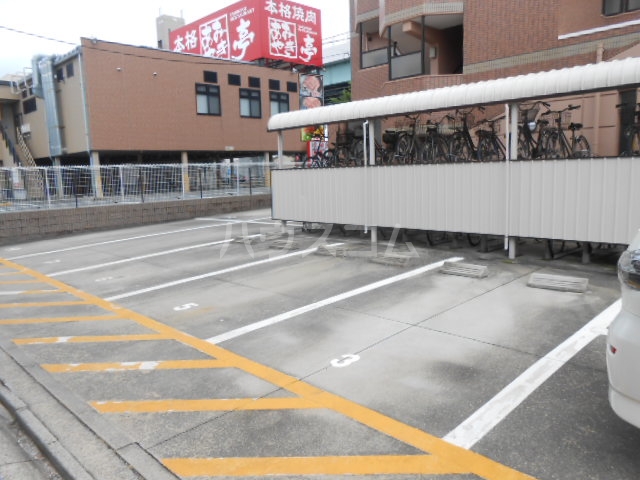 22/29 駐車場