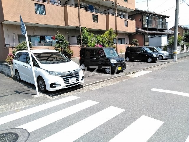 19/22 駐車場