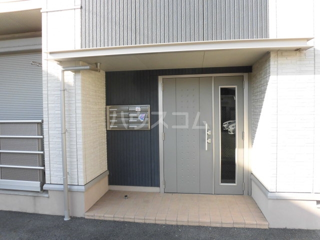 20/30 エントランス
